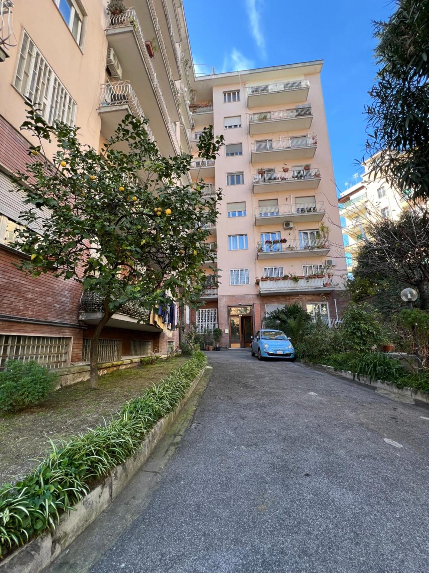 Revis 84 Apartment Napoli Bagian luar foto